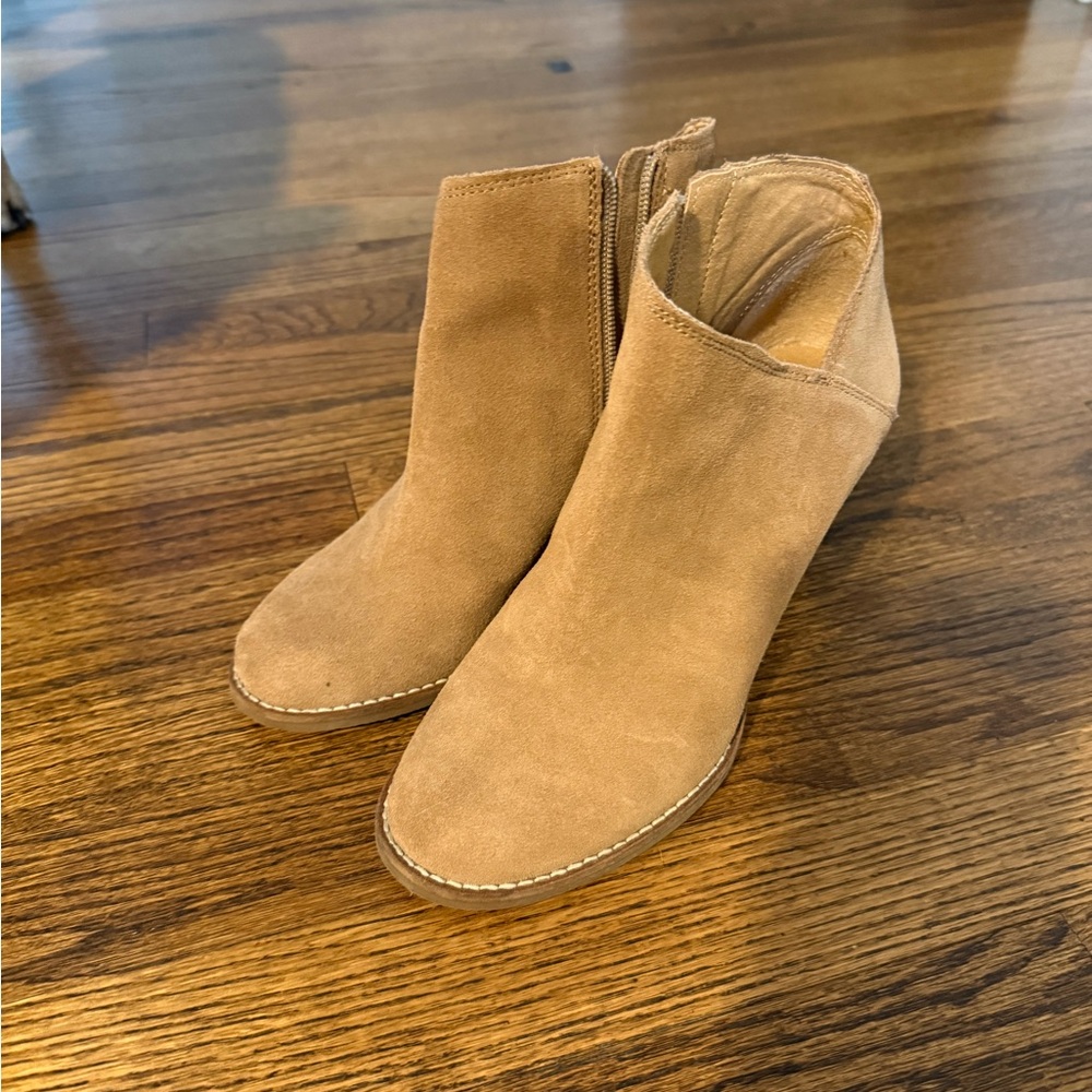 Lucky Brand Camel Suede Ankle Booties